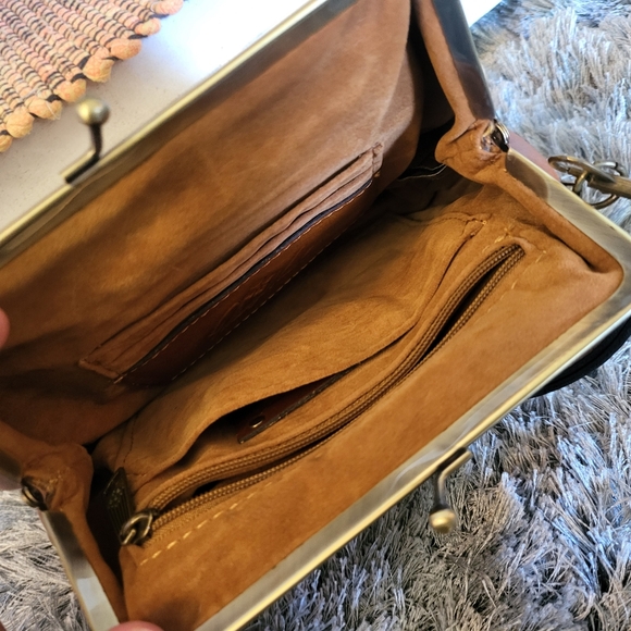 Patricia Nash / SOLD - Picture 7 of 8